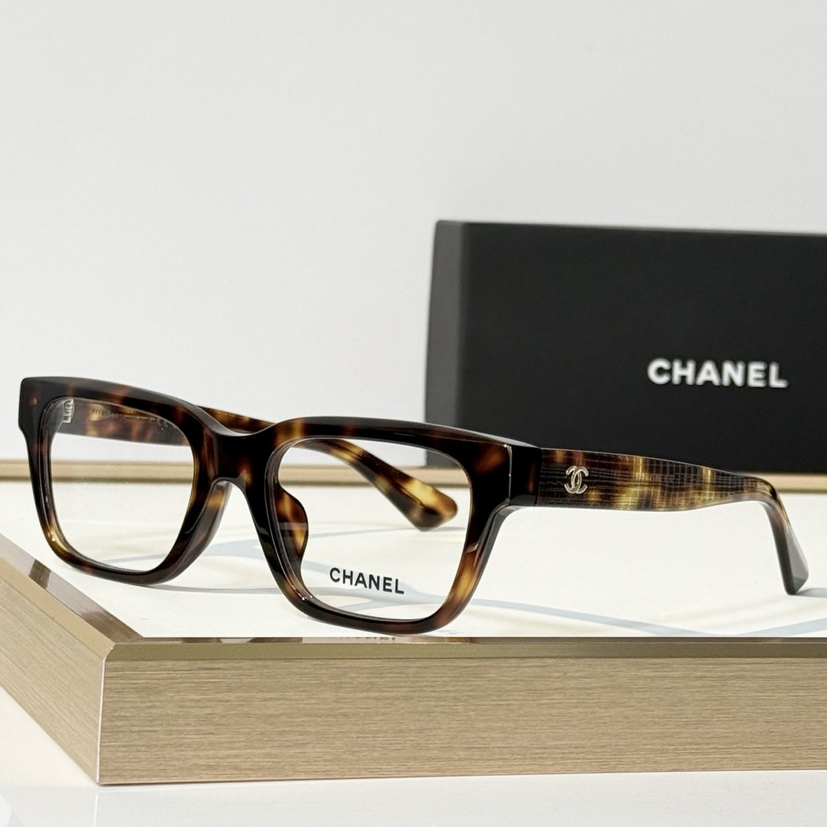 2026 High-End leisure travel versatile sunglasses19068