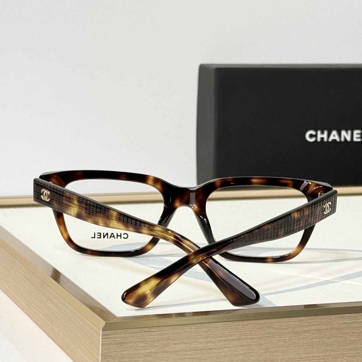 2026 High-End leisure travel versatile sunglasses19068