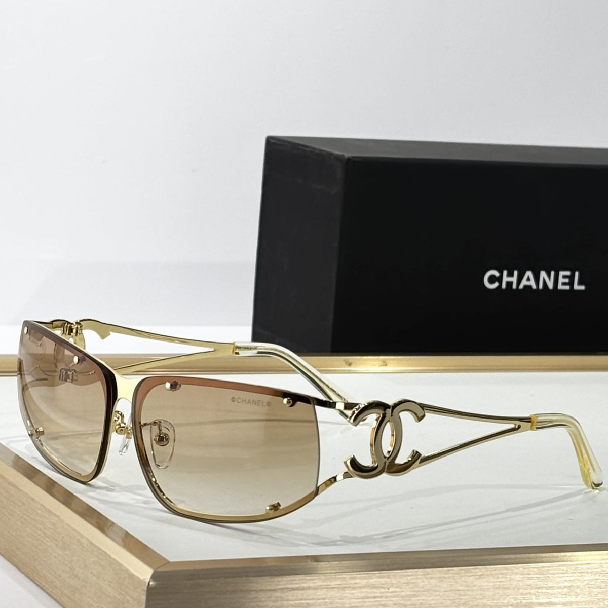 2026 High-End leisure travel versatile sunglasses19070