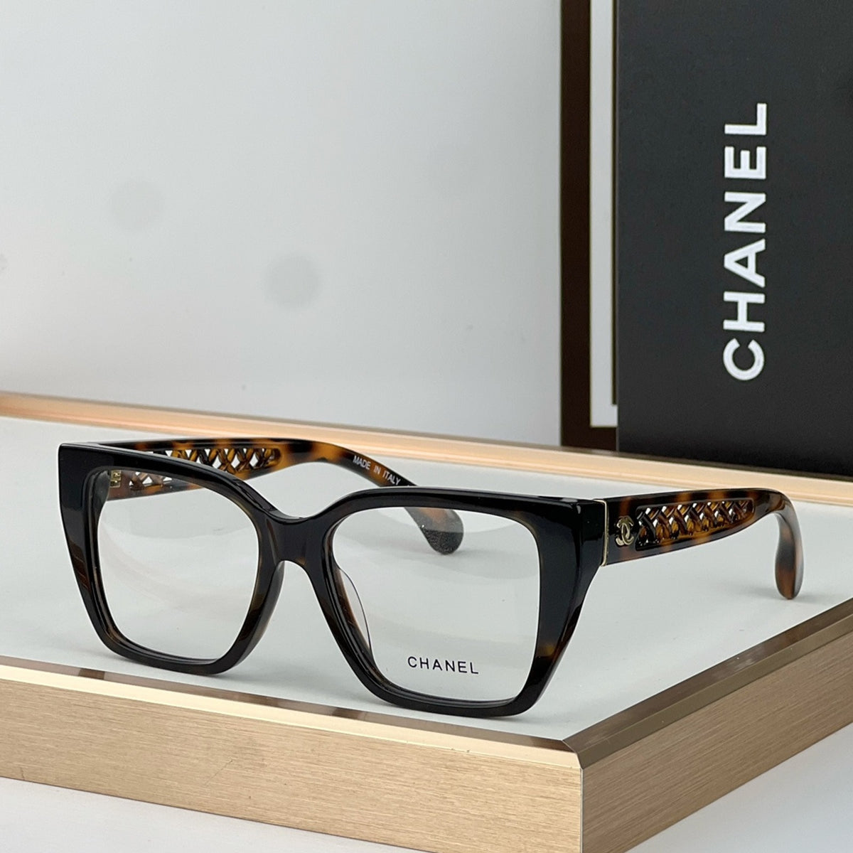 2026 High-End leisure travel versatile sunglasses19072