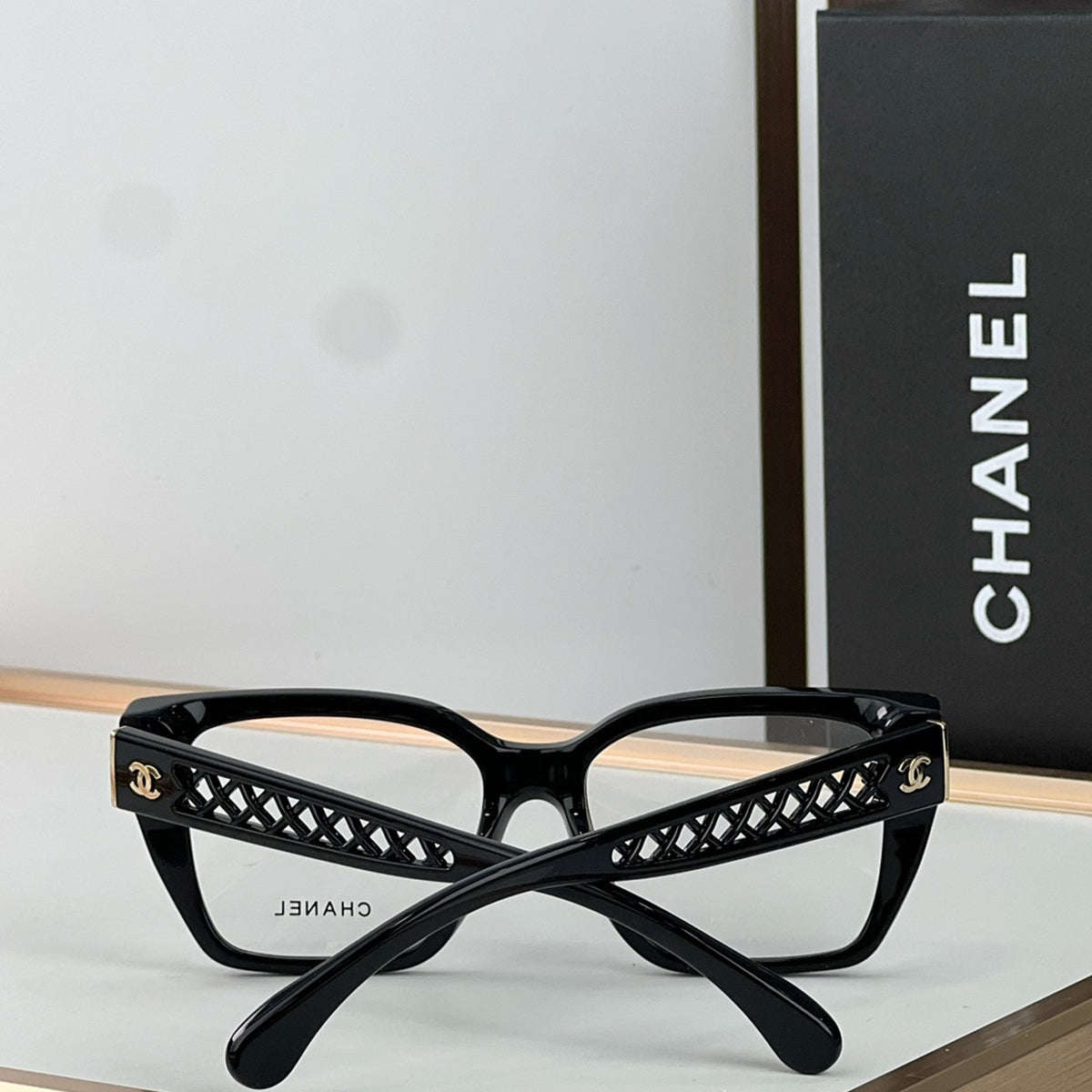 2026 High-End leisure travel versatile sunglasses19072