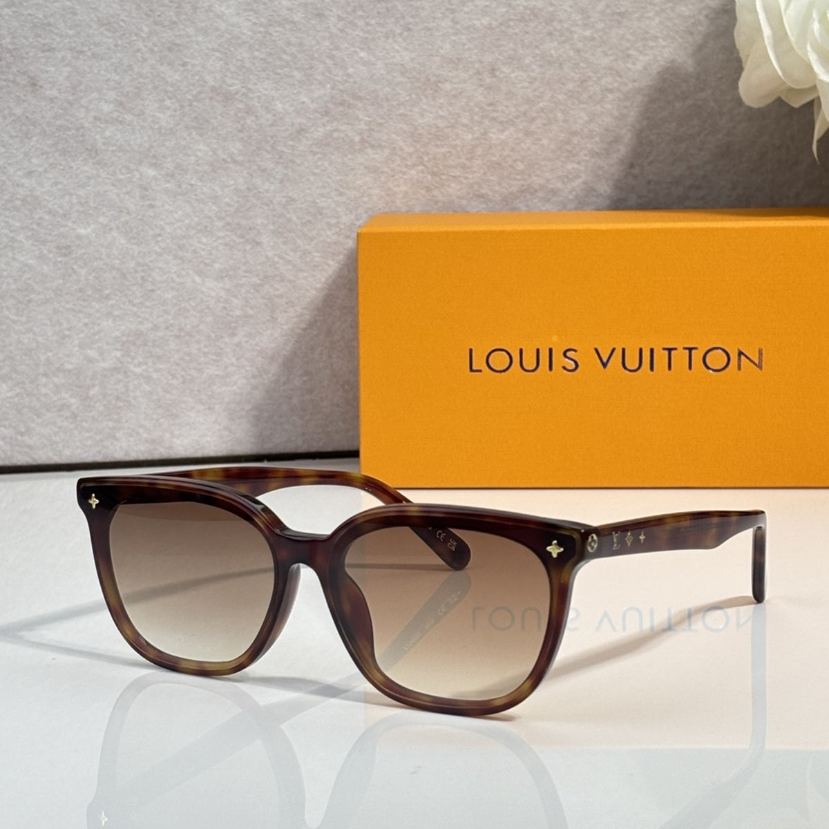2026 High-End leisure travel versatile sunglasses19076