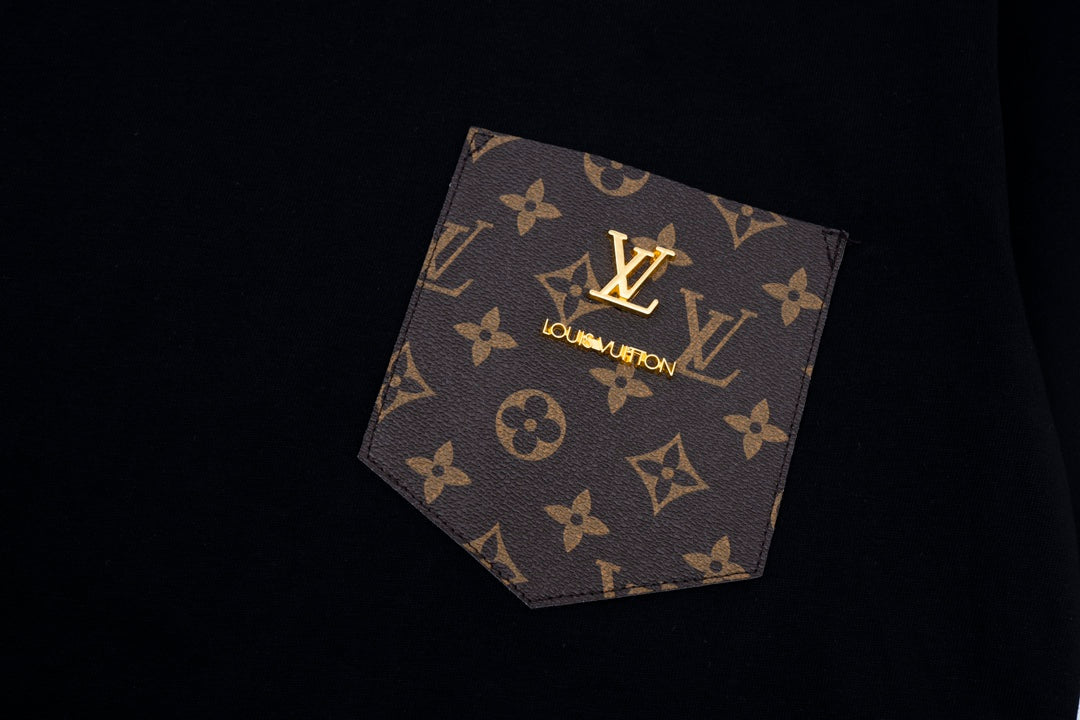 Leather Pocket Simple T-Shirt