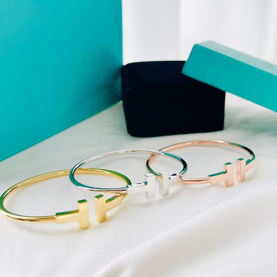 18K Celestial T Wire Bracelet